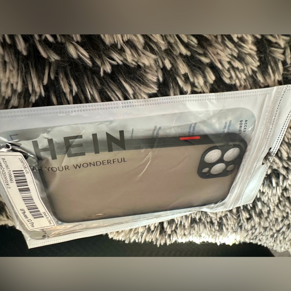 NWT - IPHONE 12 PRO CASE BLACK CLEAR BACK